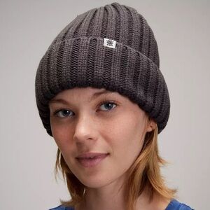 Alpine Design Black Chunky Knit Beanie Hat